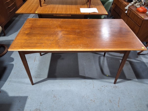 Lot 355 - DINING TABLE