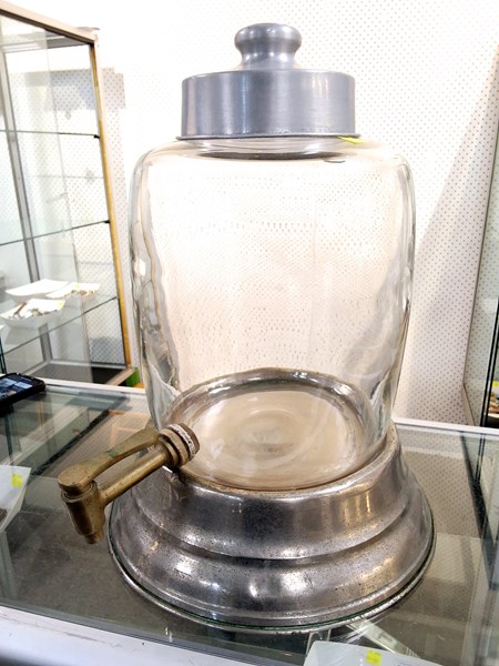 Lot 1382 - GLASS DRINK DISPENSER