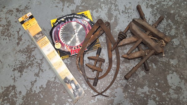 Lot 218 - TIMBER CLAMPS