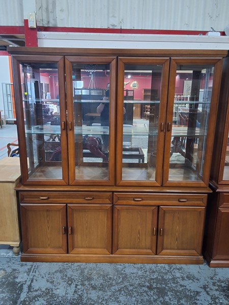 Lot 164 - DISPLAY CABINET