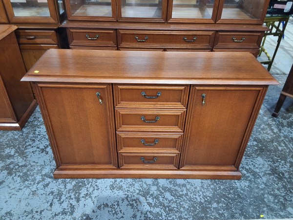 Lot 159 - SIDEBOARD