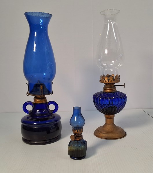 Lot 1280 - OIL LAMPS