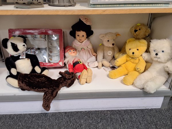 Lot 1322 - TOYS