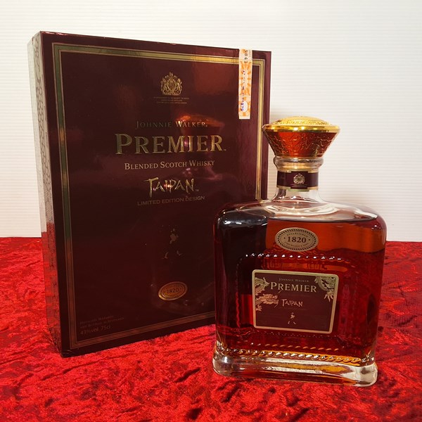 Lot 18 - JOHNNIE WALKER PREMIERE TAIPAN WHISKY