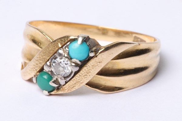 Lot 1032 - RING