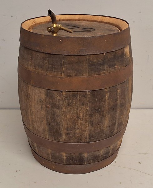 Lot 1330 - OAK KEG