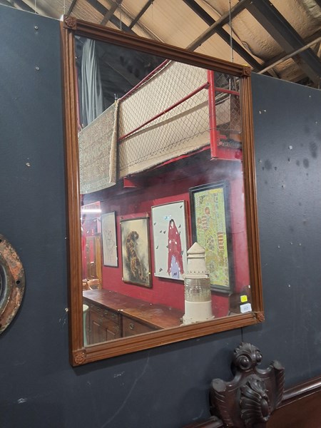 Lot 117 - WALL MIRROR