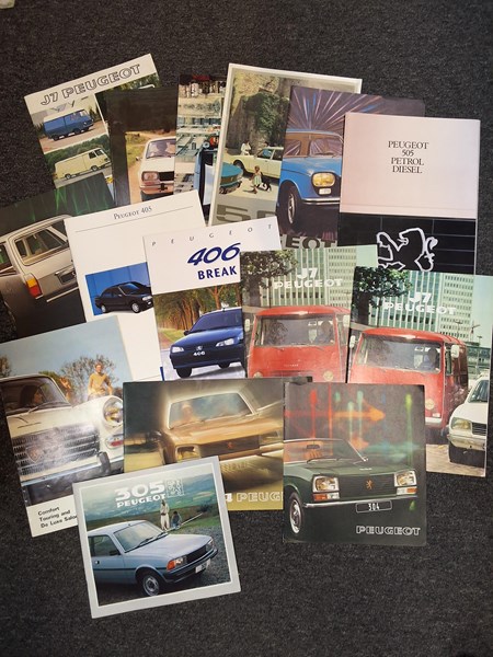 Lot 1162 - PEUGEOT BROCHURES