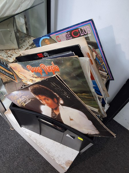 Lot 1456 - VINYL RECORDS