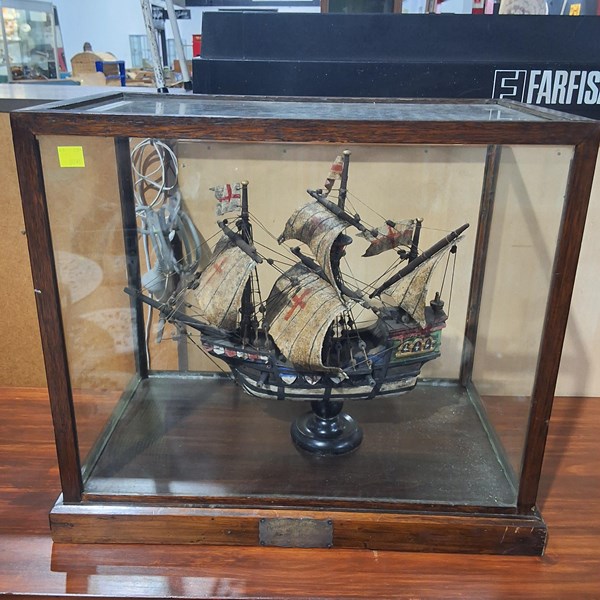 Lot 368 - CASED SHIP