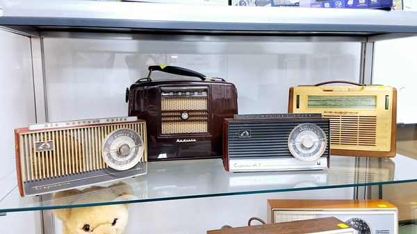 Lot 1435 - VINTAGE RADIOS