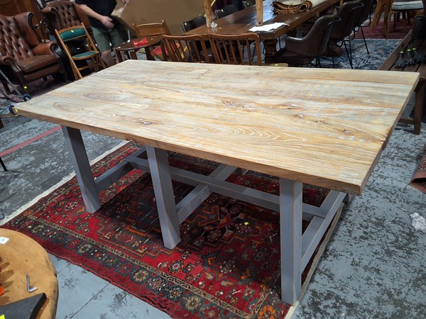 Lot 498 - DINING TABLE