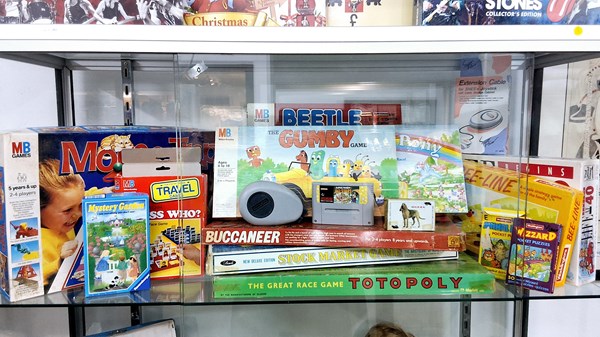 Lot 1452 - BOARD GAMES