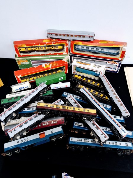 Lot 1469 - MODEL RAILWAYS