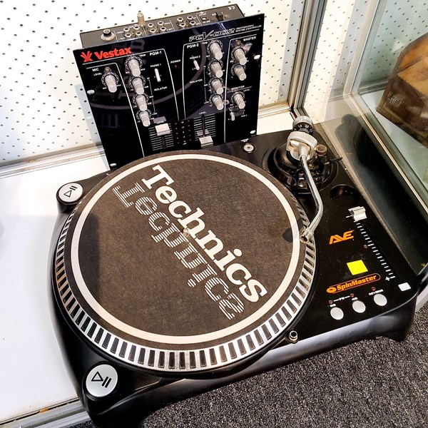 Lot 1270 - DJ EQUIPMENT