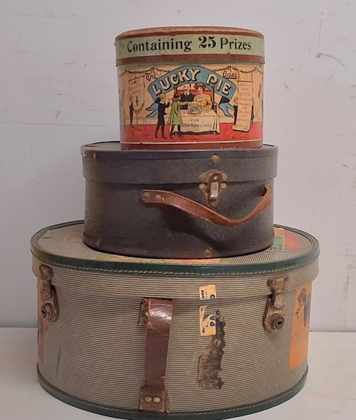 Lot 1266 - VINTAGE BOXES