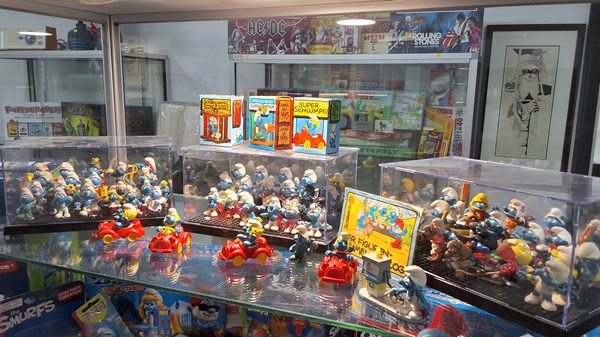 Lot 1479 - SMURF COLLECTABLES