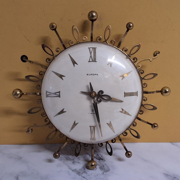 Lot 1084 - WALL CLOCK