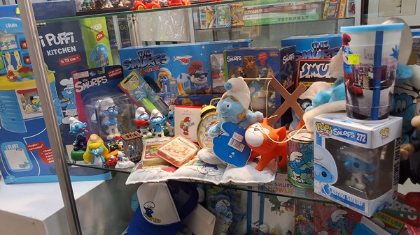 Lot 1480 - SMURF COLLECTABLES