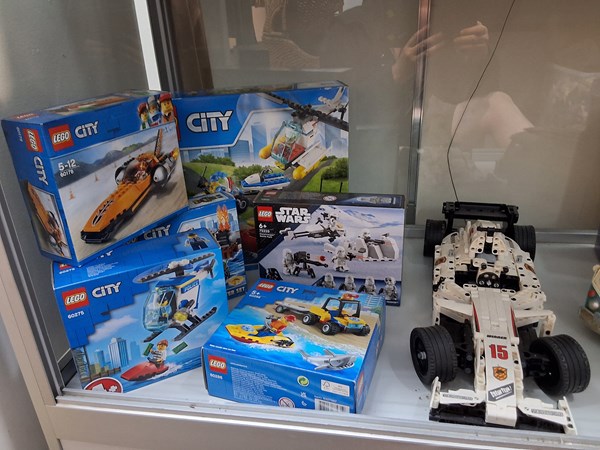 Lot 1482 - LEGO