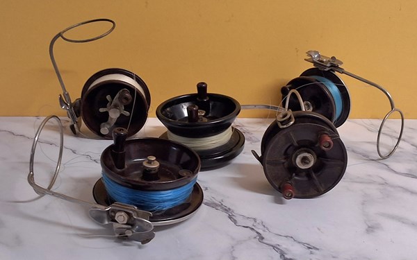 Lot 1299 - FISHING REELS