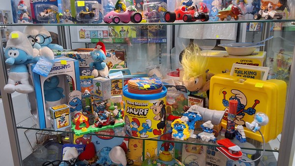 Lot 1476 - SMURF COLLECTABLES