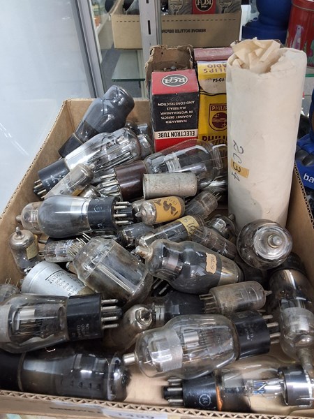 Lot 1459 - RADIO VALVES