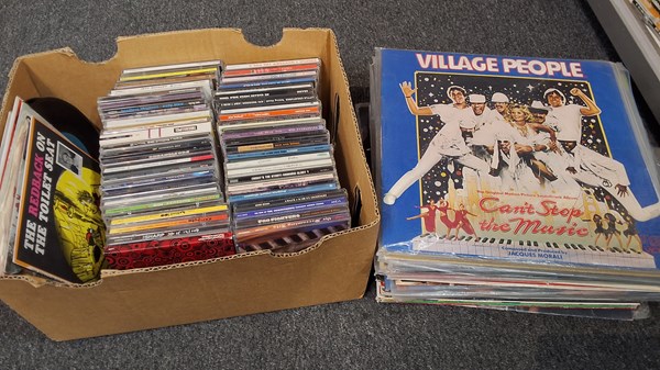 Lot 1258 - RECORDS & CDS