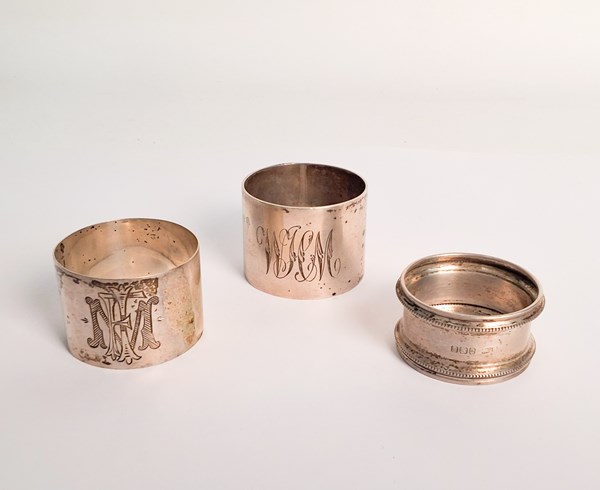 Lot 1071 - NAPKIN RINGS