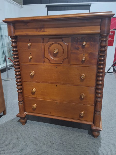 Lot 141 - CHEST OF DRAWERS