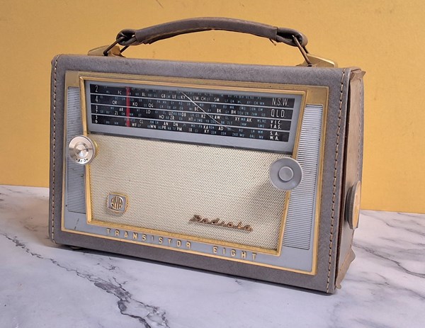 Lot 1389 - VINTAGE RADIO