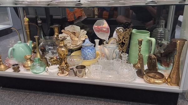 Lot 1373 - CHINA & GLASSWARE