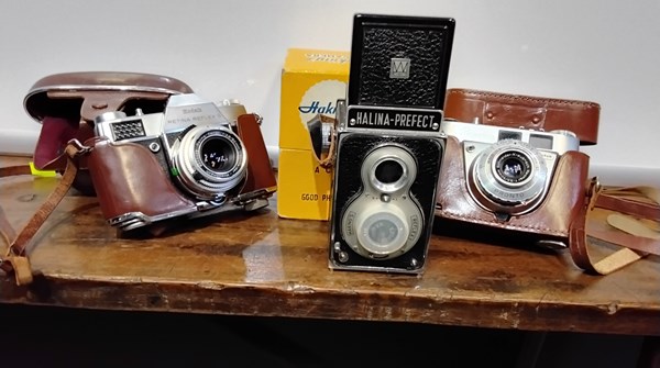 Lot 1178 - CAMERAS