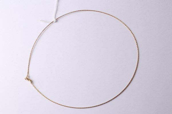 Lot 1025 - GOLD NECKLACE