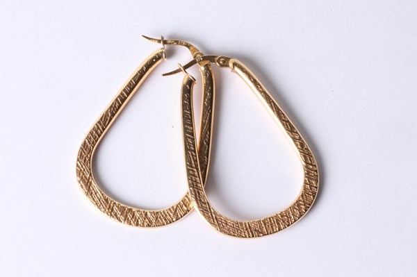 Lot 1020 - GOLD EARRINGS