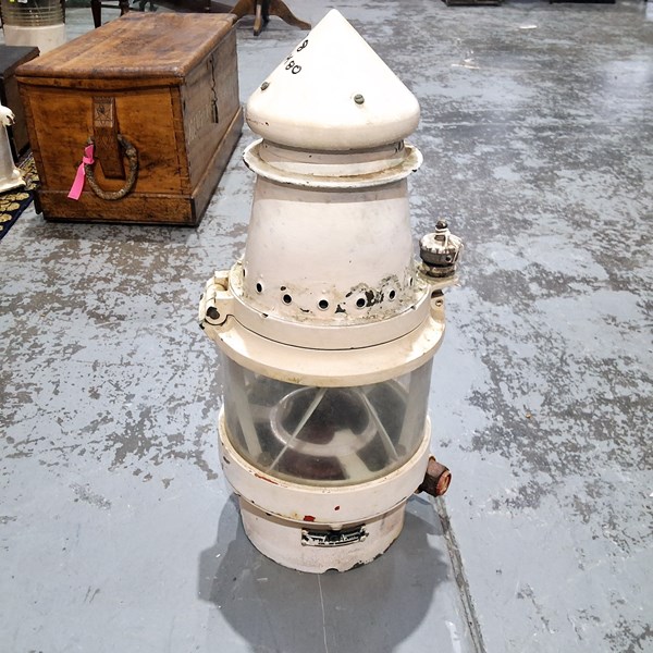 Lot 141 - NAVIGATION LIGHT