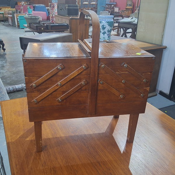 Lot 130 - SEWING BOX