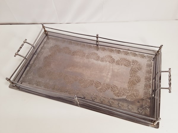 Lot 1360 - DRINKS TRAY