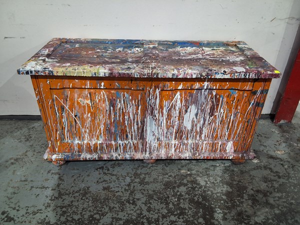 Lot 259 - BLANKET BOX