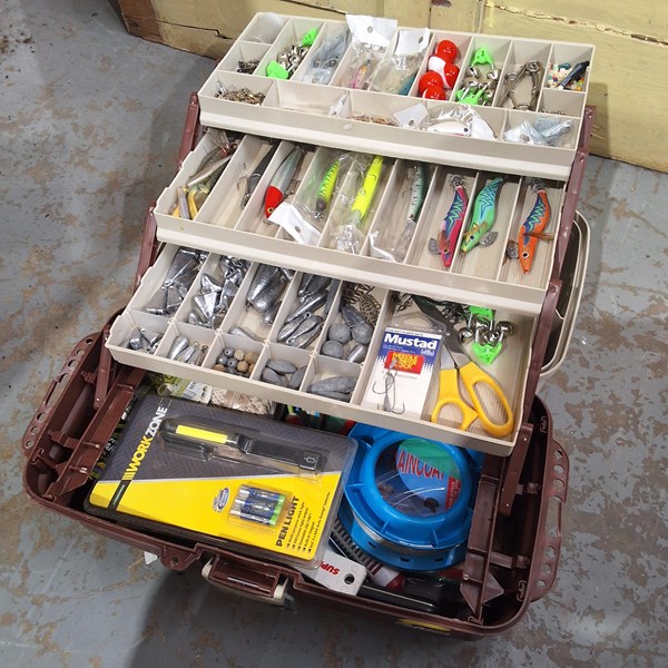 Lot 232 - TACKLE BOX