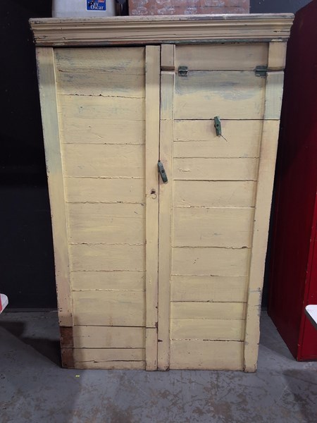 Lot 234 - CUPBOARD