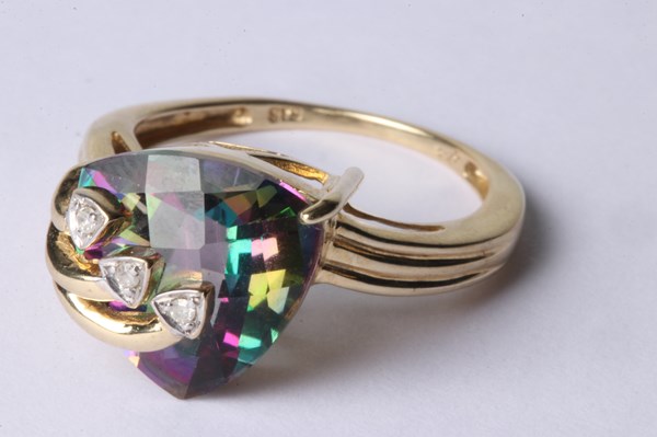 Lot 1011 - MYSTIC TOPAZ RING