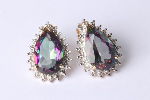 Lot 1033 - GOLD EARRINGS