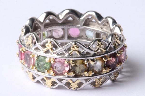 Lot 1034 - SILVER GEMSTONE RING