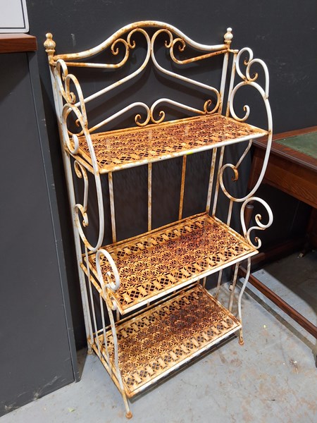 Lot 425 - PLANT STAND