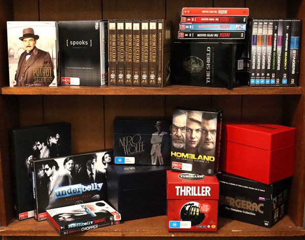 Lot 1285 - TV DVD BOX SETS