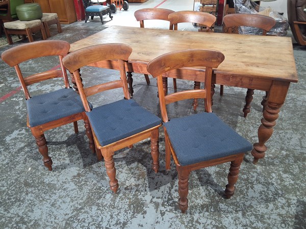 Lot 167 - DINING SUITE