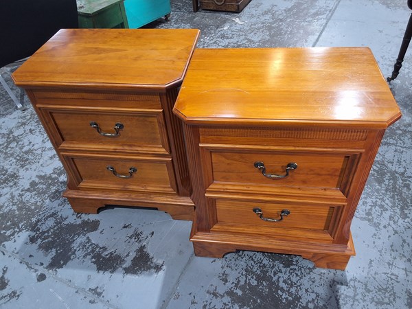 Lot 129 - BEDSIDE CHESTS