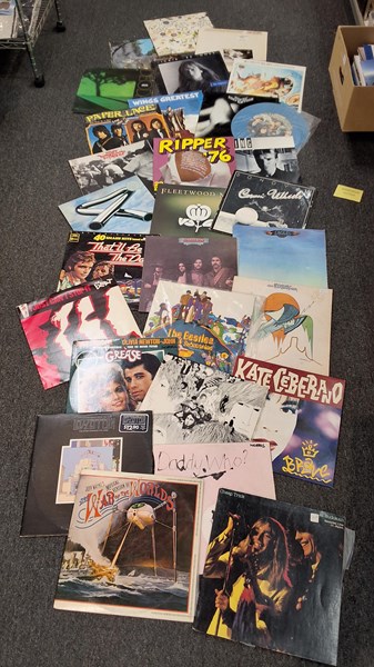 Lot 1272 - ROCK & POP LPS