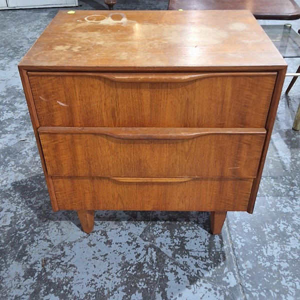 Lot 149 - BEDSIDE